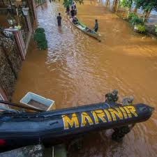 Bencana alam meteorologi bisa terjadi di wilayah mana saja yang mempunyai potensi terjadinya bencana ini. Bencana Alam 2021 Tercatat Ada 136 Kejadian Di Indonesia Kabar24 Bisnis Com