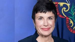 Arlene Weisman's Instagram, Twitter & Facebook