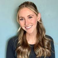 Amanda Munger's Instagram, Twitter & Facebook