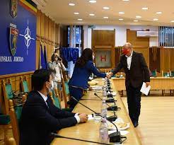 33/2007, a celor 3 judecători care vor face parte din biroului electoral de circumscripţie judeţean argeş, pentru alegerea membrilor din românia în parlamentul european, alegeri organizate în data de 26 mai 2019, potrivit unui comunicat semnat de jud. AstÄzi Biroul Electoral Consiliul Judetean Arges Facebook