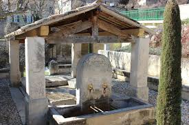 Lavoir De La Tour D Aigues Luberon Lavoir Amenagement Jardin