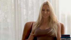 Gorgeous big titted MILF babe Jennifer Vaughn posing - XNXX.COM