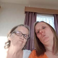 Anyone wanting to downsize from a 2 bed house, to 1 bed ground floor flat?  Looking for final link to a multi swap. All Buckinghamshire locations  considered, outer slough, loud water and