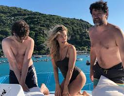 La conduttrice 34 enne è in dolce attesa, aspetta il suo primo figl. Https Amzn To 32ai47c Mia Ceran Fanpage Facebook