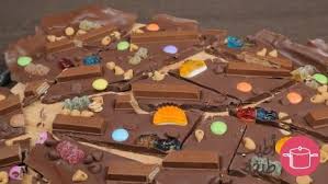 لوح شوكولاتة مزين بالسكاكر recipe desserts food pudding
