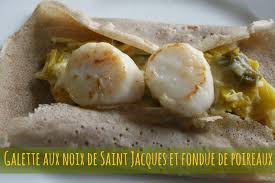 Curry powder and smoky piment d'espelette, a mild, complex chile powder made with a pepper grown in the basque region of france, contribute a warming kick to this custardy terrine. Galette Aux Noix De St Jacques Et A La Fondue De Poireaux Happy Cooking