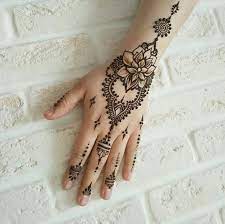 صور نقش حناء للبنات في العيد مجلة هي henna hand tattoo hand henna hand tattoos