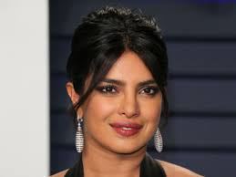 Check Out Bollywood Actor Priyanka Chopra S New Haircut Hollywood Gulf News