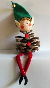 La pomme de pin met quatre ans à murir. Lutin De Noel Idees Diy Pour Creer Une Ambiance Festive Dans Votre Maison