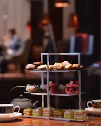 C Est L Heure Du Gouter Au Royal Monceau Nouvelle Offre Tea Time Signe Pierre Herme Romeobalancourtpro Patisserie Pastry Pierrehermeparis Chocola