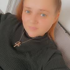 My daughter is currently 18yrs old and in full time education living with  me, when does she claim uc? And do u get uc if still in full time  education? She has