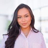 Lourdes Parra's Instagram, Twitter & Facebook