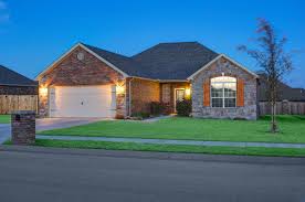 Gorgeous Model Home With A Combination Of Stone Brick And Wood Shutters Rchomes Firsttimebuyers Nwa Arkansashomes Building A House Home Model Homes