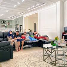 Check spelling or type a new query. Ruang Tamu Mewah Milik Artis Indonesia Ukurannya Luas Banget