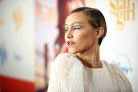 Grace vanderwaal talks forbes 30 under 30 list & life changing 'stargirl' movie at wim 2018 | billboard. The Internet Is Concerned Over Grace Vanderwaal S Haircut