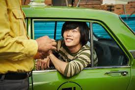 A taxi driver is a korean drama that is based on a true story, mostly fictionalized as to the driver's back story because this unnamed brave soul deserves recognition and yet has never been found since the event. Aestheticafilmfest On Twitter Filmoftheday A Taxi Driver 2017 Tells The Story Of A Journalist Travelling To Gwangju South Korea