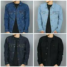 2 ekor singa, singa jantan dan singa betina sedang duduk berpose menunggu. Cuma 50 Ribu 5 Cara Mewarnai Jaket Lama Dari Bahan Jeans Www Rinirahmawati Com