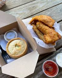 Our October trip was delicious & spooky 🤩🎃 @thepubchipshop has authentic  fish & chips, delicious donuts, and some spooky history 👻 The atmosphere  was amazing, and owner Drew Topping had the coolest