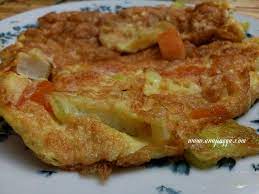 Telur dadar biasa terkadang memang membosankan. Rahsia Telur Dadar Gebu Ala Kedai Tomyam