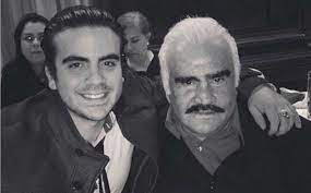 Vicente Fernández: nieto de 'Chente' se hace tatuaje en honor a su abuelo -  PorEsto