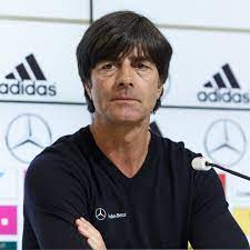 Podolski und 80% andere auch jogi löw popelt!!! Jogi Low Sechs Monate Fahrverbot Gala De