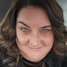 DEADBEAT DAD: Evan Musikantow — whose father is one of the biggest owners  of Applebee's restaurant franchises in the country — owes $758,350 in child  support to his two kids, records show.