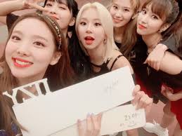 Itzy's yuna now cares less about what others think, here's why. Json Nate Pann Twice X Itzy Friendship A A A A A Netizen Nation Onehallyu