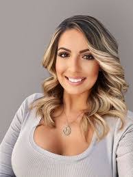 Lori Staley's Instagram, Twitter & Facebook