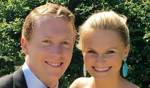 Erin Mara's Instagram, Twitter & Facebook