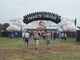 Waarom heet zwarte cross nu eigenlijk zwarte cross? File Zwarte Cross 2015 Ingang Jpg Wikimedia Commons