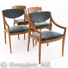 Barney Flagg For Drexel Parallels Mid Century Walnut Dining Chairs Set Of 4 In 2020 Walnut Dining Chairs Dining Chairs Midcentury Modern Dining Chairs