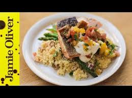 The freshness and crunch of the salad and noodles is a perfect complement to the richly spiced chicken in this speedy supper dish. Jamie Oliver 30 Minuten Rezepte Fisch Rezepte 1005