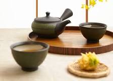 What are Japanese teapots made of?