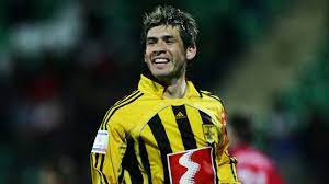 Χρησιμοποιώντας άκρως επιθετικές εκφράσεις, ο υπεύθυνος επικοινωνίας της παε ολυμπιακός κώστας καραπαπάς, επέλεξε να επιτεθεί εναντίον του πάμπλο γκαρσία με αφορμή ένα βίντεο από. H Gynaika Toy Natso Gkarsia Mila Gia Thn Agaph Toys Gia Ton Arh Kai Thn 8essalonikh Photo Yellow Radio