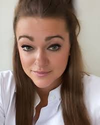 Crystal Hulett's Instagram, Twitter & Facebook