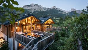 Nun soll der salzburger ein neues haus erworben haben, heißt es in einem bericht des wirtschaftsmagazins. Winter Skiurlaub Dachstein West Chalet Luxuslodge
