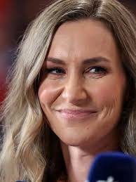 Clare Lindsay's Instagram, Twitter & Facebook