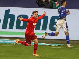 Kölns mittelfeldspieler jonas hector (30, links) mit trainer friedhelm funkel (67). Liveticker Fc Schalke 04 1 Fc Koln 1 2 17 Spieltag Bundesliga 2020 21 Kicker