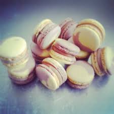 Macarons Caramel Beurre Sale Et Praline Macarons Convenience Store Products Cookies