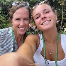 Hi!! My name is Katie Murray and I am from San Diego, California! I am  majoring in Psychology and I am in a triple in Farrand. I enjoy meeting new  people, working