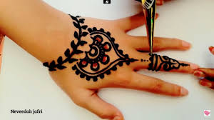 Untuk kamu yang mempunyai jiwa seni tinggi bisa belajar sendiri tidak perlu minder jika memang masih belum bagus. Gambar Henna Simpel Mudah Kata Kata
