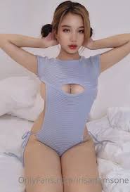 Irisadamsone Asian Showing Off Big Boobies While teasing Them Onlyfans Video
