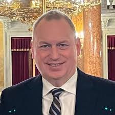 Andrew Plowman's Instagram, Twitter & Facebook