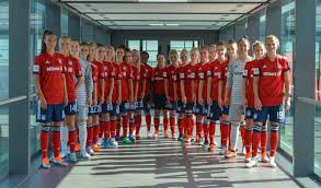 Meisterschaft nach einführung der bundesliga 1963/64 darf er fünf meistersterne auf dem trikot tragen. Topfit Und Hoch Motiviert Fc Bayern Frauen Starten In Die Neue Bundesliga Saison 12 09 2018