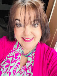 Candy Kisses Lip Gloss Review and Recommendation