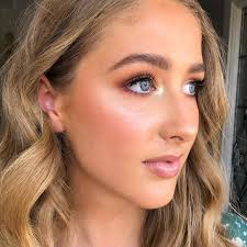 Glam this mornings at 3am 😂 @jade.steele @narsissist radiant longwear  foundation, creamy concealer, liquid blush in lustre @meccamax black eye  pencil, liquid light drops in gold @inglot_cosmetics single shadows  @beccacosmetics snapdragon blush @