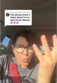 Hey I Want to Be Famous Girl