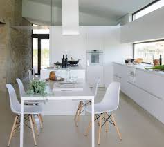 Son sillas que se pueden adaptar a la cocina, salón y comedor, dando un ambiente acogedor a tu casa. Cocinas Modernas Para Inspirarte Y Coger Ideas Para Copiar