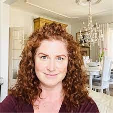 Lindsay Dray's Instagram, Twitter & Facebook