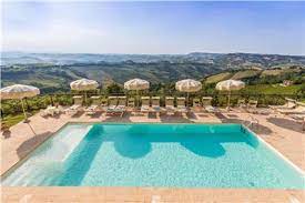16 differenti località per ogni stile di vacanza, dai colli dell'infinito al blu del mare. Casa Vacanze Marche Case Al Mare In Affitto